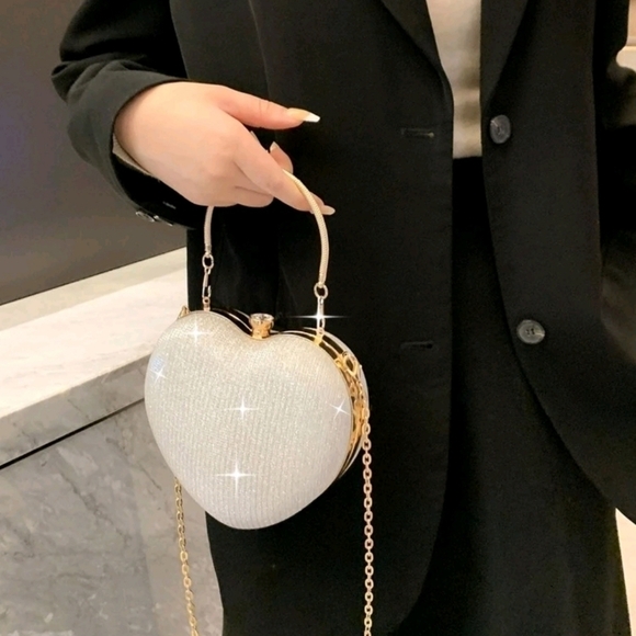 Bling Glitter Heart Novelty Bag - Picture 5 of 9